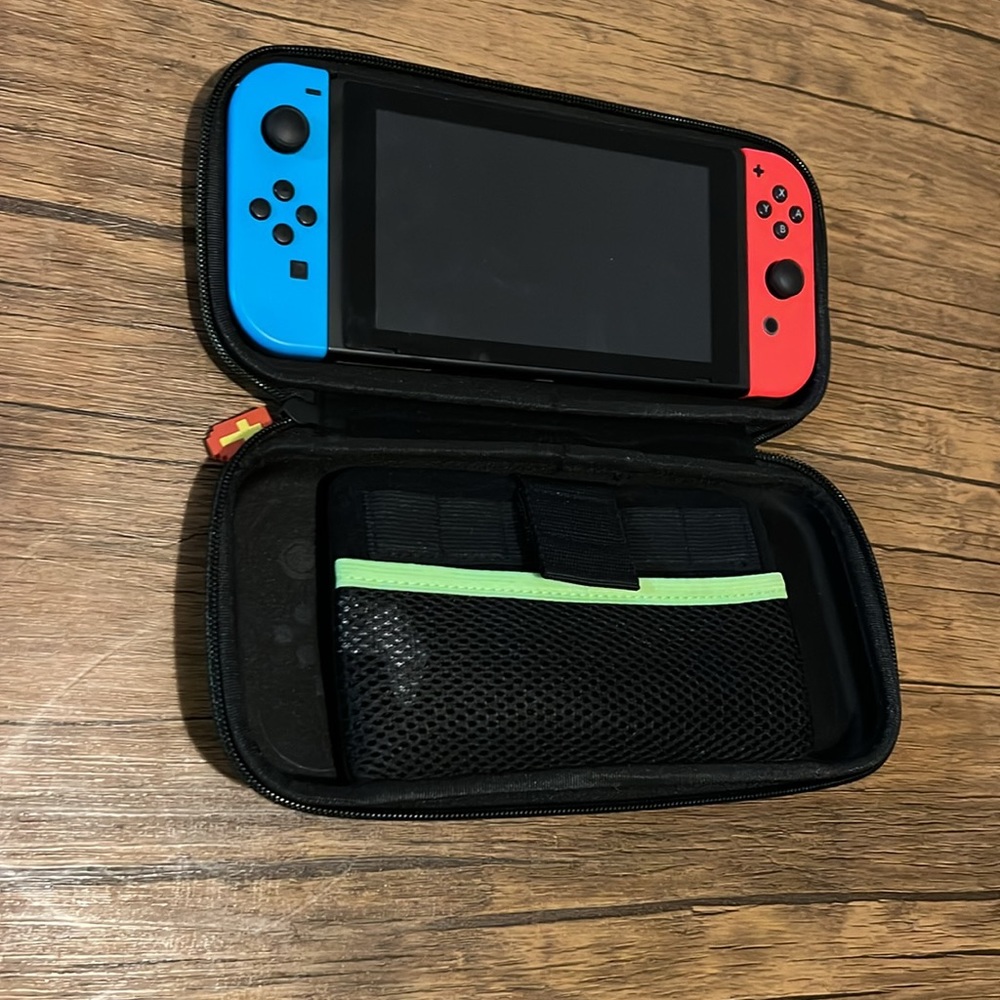 Nintendo switch Mariokart deluxe included - Picture 4 of 5